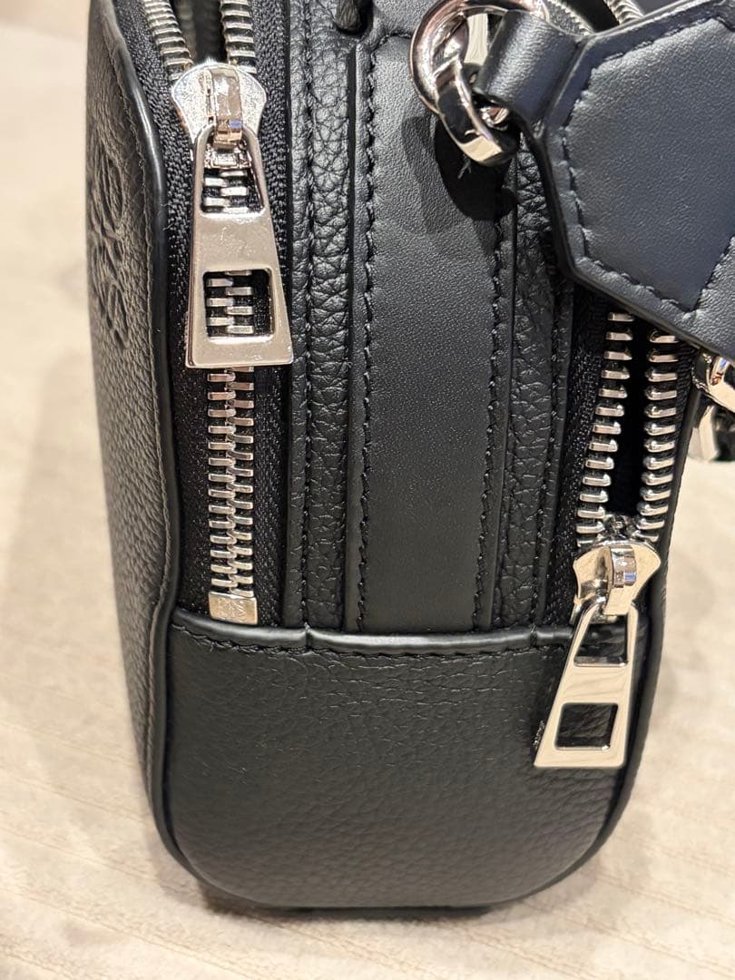 極美品LOEWE クロスボディ カメラバッグ ミニ（ソフトグレインカーフ）