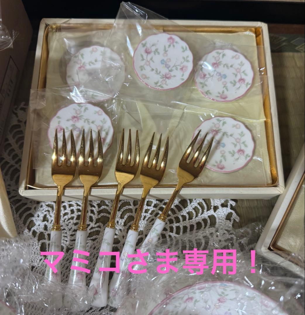 マミコさま専用！ノリタケ　キューティーローズ　フォーク5本とスプーンレスト5個