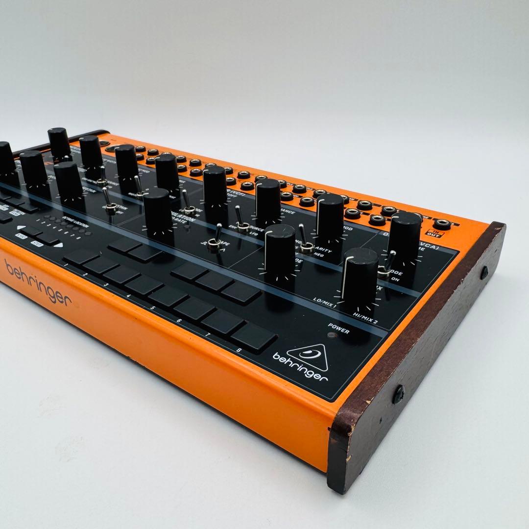 Behringer CRAVE セミモジュラー　モジュラーシンセサイザー