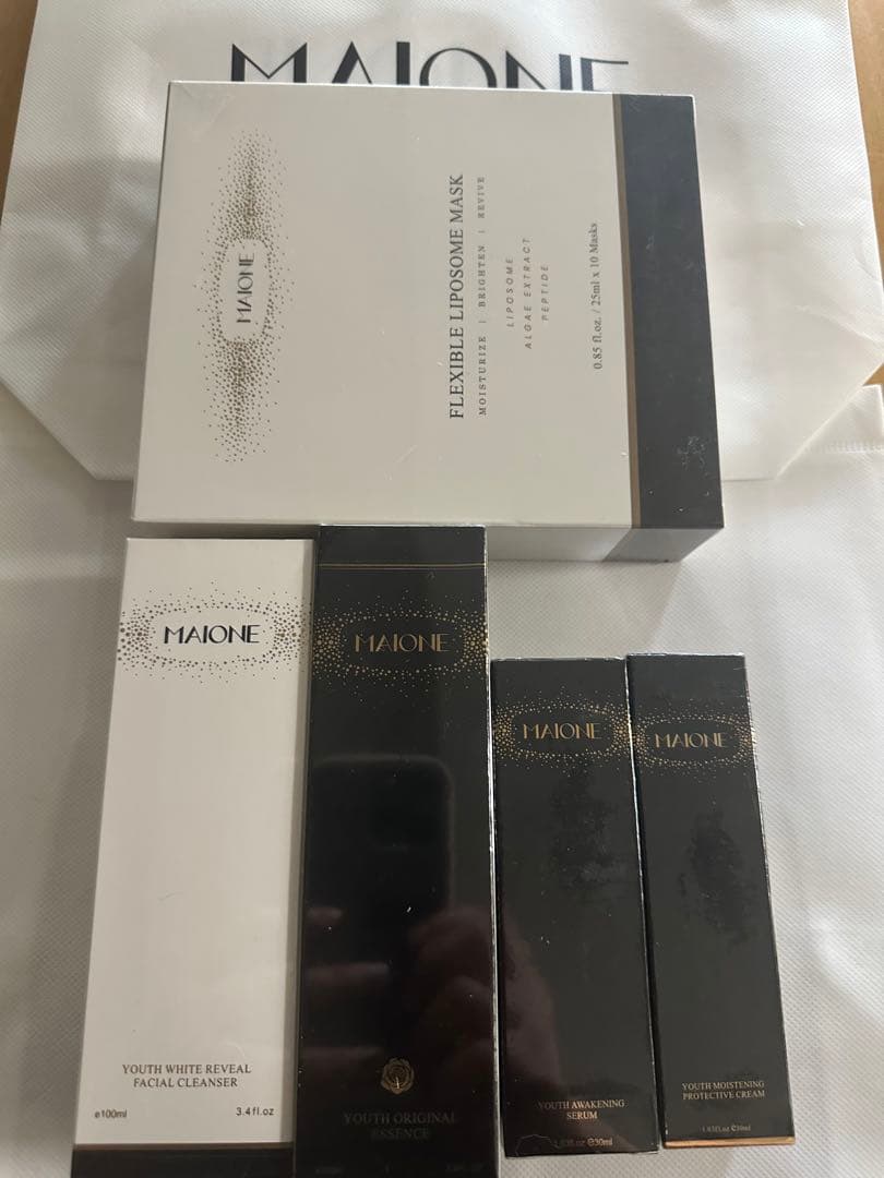 MAIONE シリーズ；スプレー1本セラム1本日焼け止め1本洗顔料1本マスク1箱