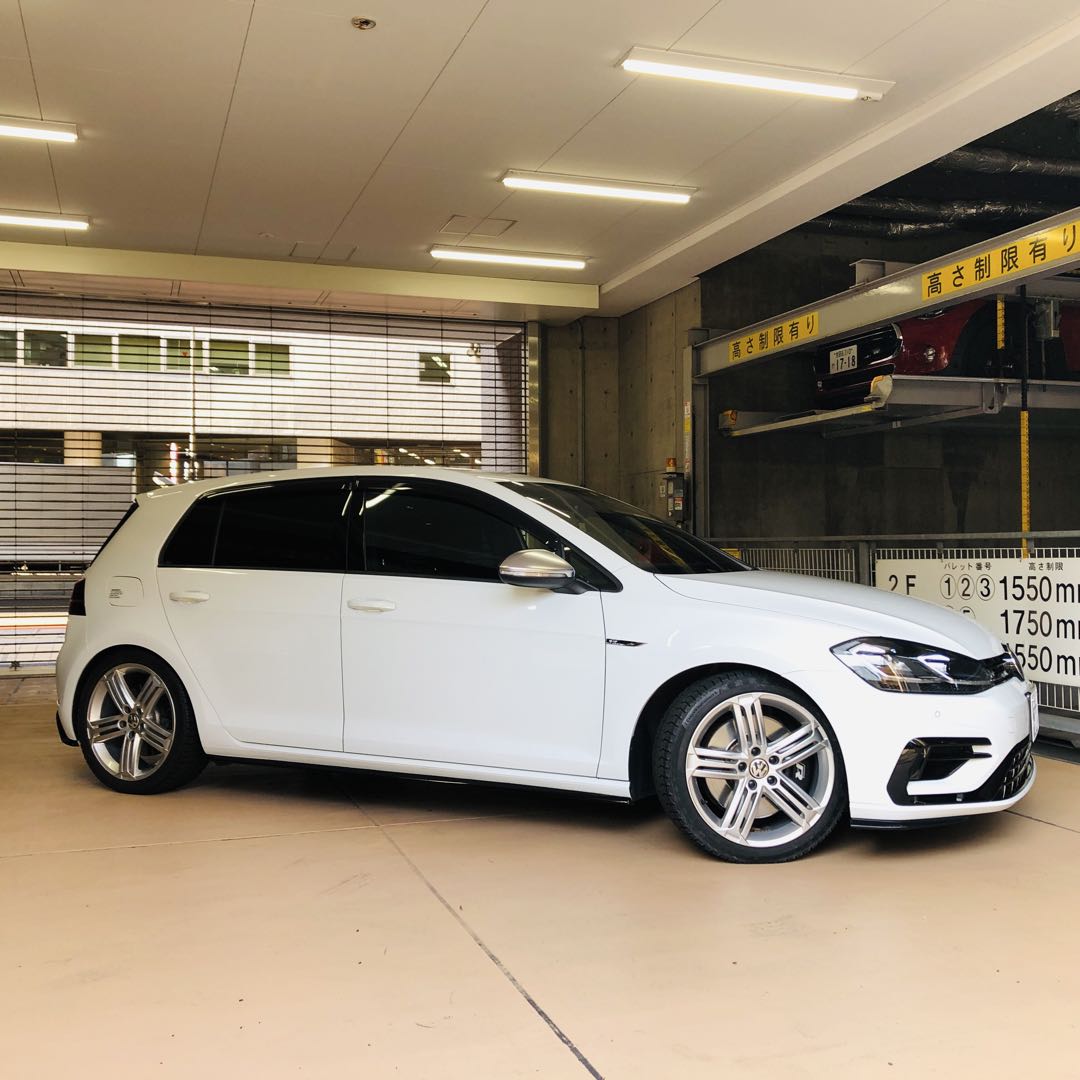 Volkswagen 225/40 R18 ホイールスタッドレスセット(1/4)