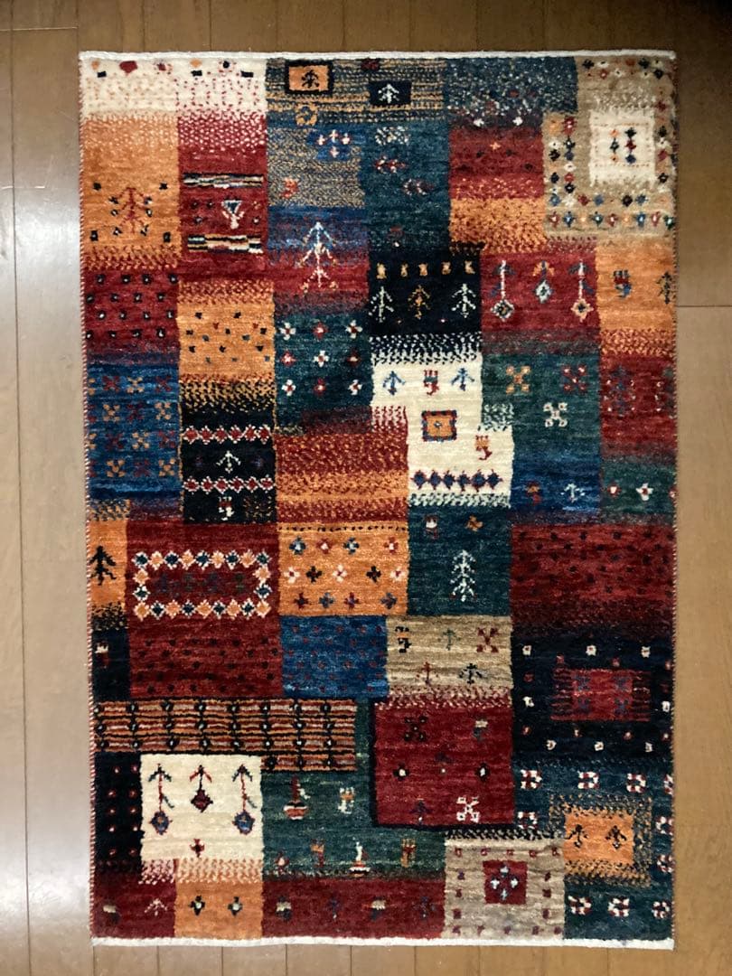 ギャッベ　手織りカーペット