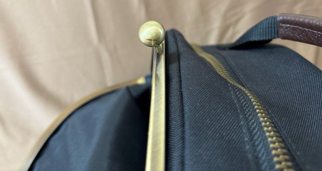 AYANOKOJI がま口ポシェット型ボディバッグ ブラック ショルダー