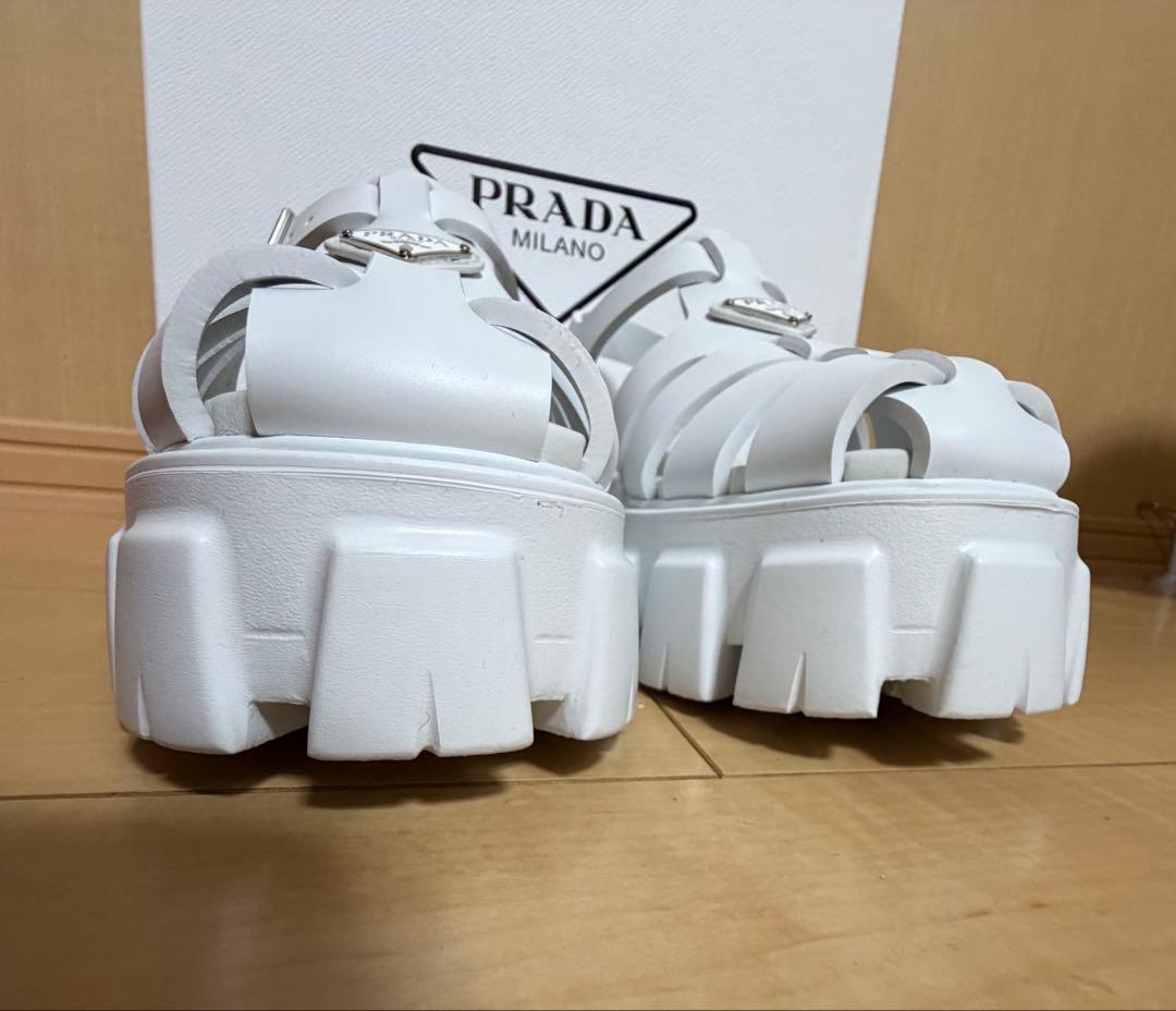 【新品未使用】PRADAモノリス ラバーサンダル 白 23センチ 36