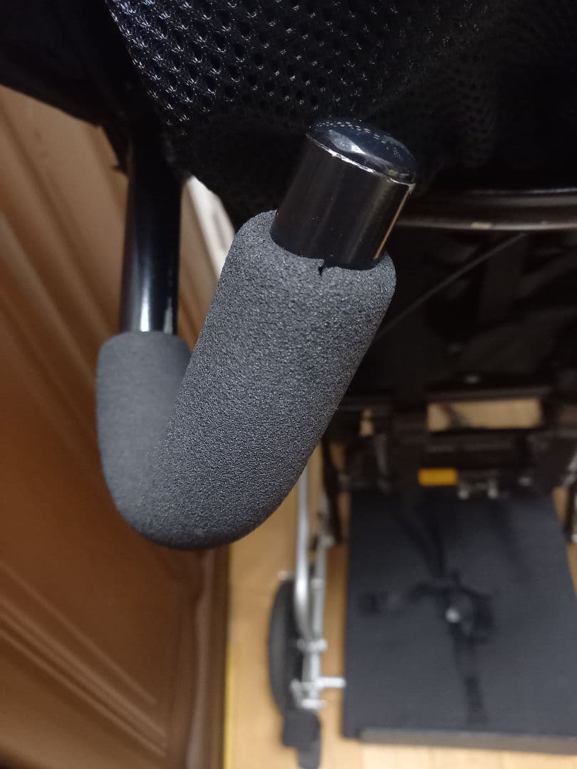 ピグレオティルト３　介助用バギー 黒と水色