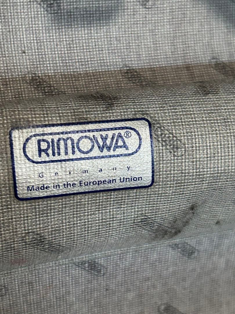 リモワRIMOWAレッド33L 2輪キャリースーツケース