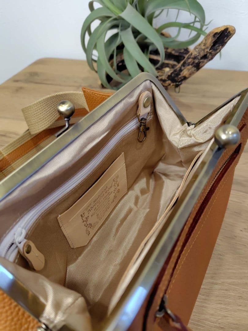 か*☆様 牛革がま口ボディーバッグ　ハンドメイド高級牛革仕様