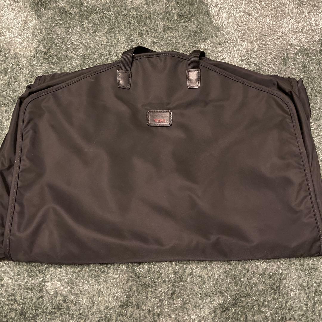 TUMI ブラック ガーメントバッグ ファスナー式