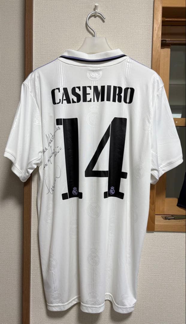 【インスクリプション入り】カゼミーロ　直筆サイン入りユニフォーム