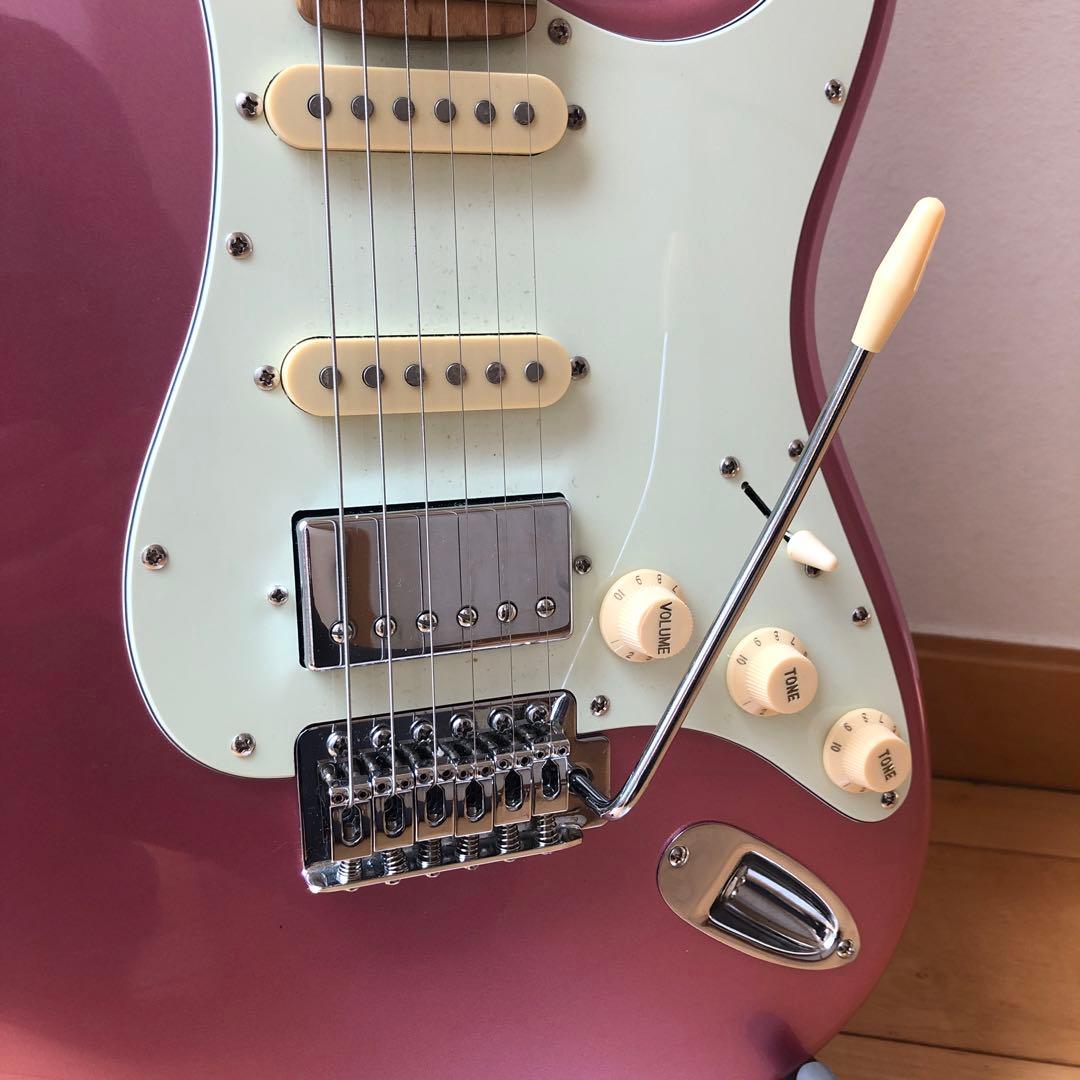 美品　Bacchus BST-2RSM HSS メタリックピンク　ストラト