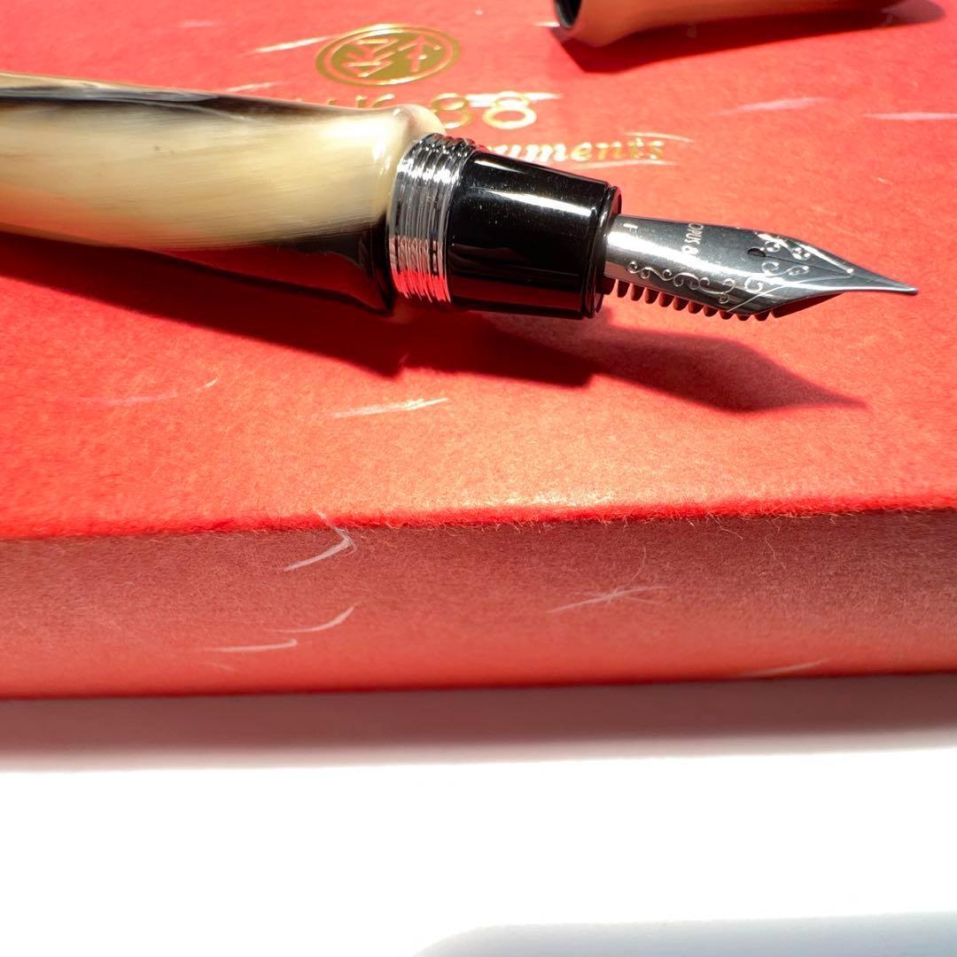 【稀少】OPUS88 刀型 水牛角軸 超大型 万年筆 Jowoペン先 細字 新品