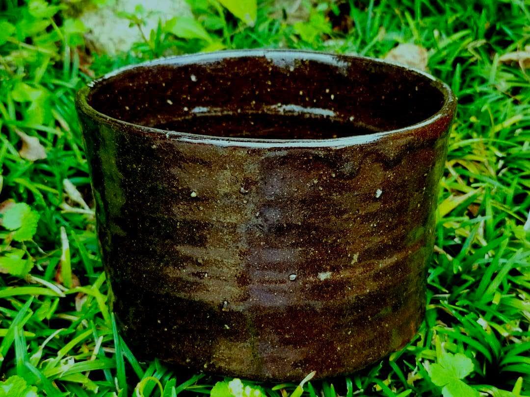 ♥美濃焼　引出黒　茶碗　仕覆　桐箱付き　瀬戸黒　骨董品