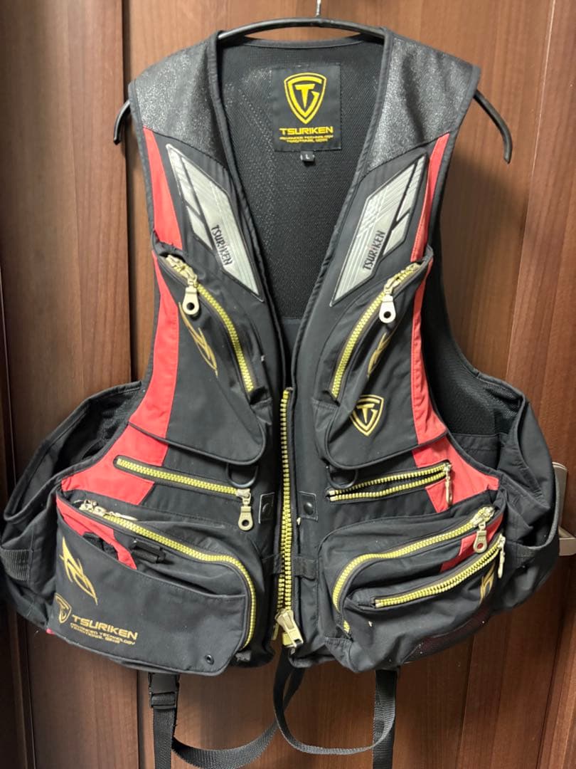 TSURIKEN フィッシングライフジャケット L 黒/赤