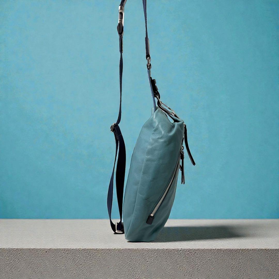 ✨希少色✨コーチ ボディバッグ トンプソン スリングバッグ クロスボディーレザー