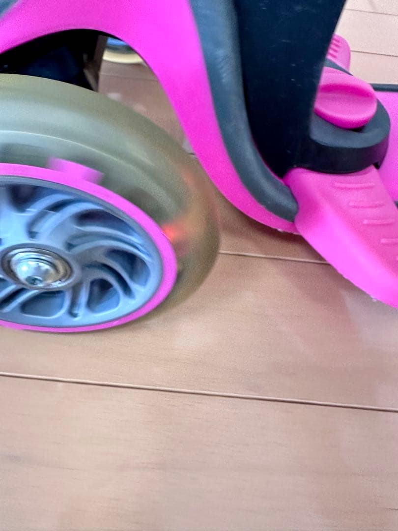 GLOBBER グロッバー　キックスクーター　キックボード　ピンク