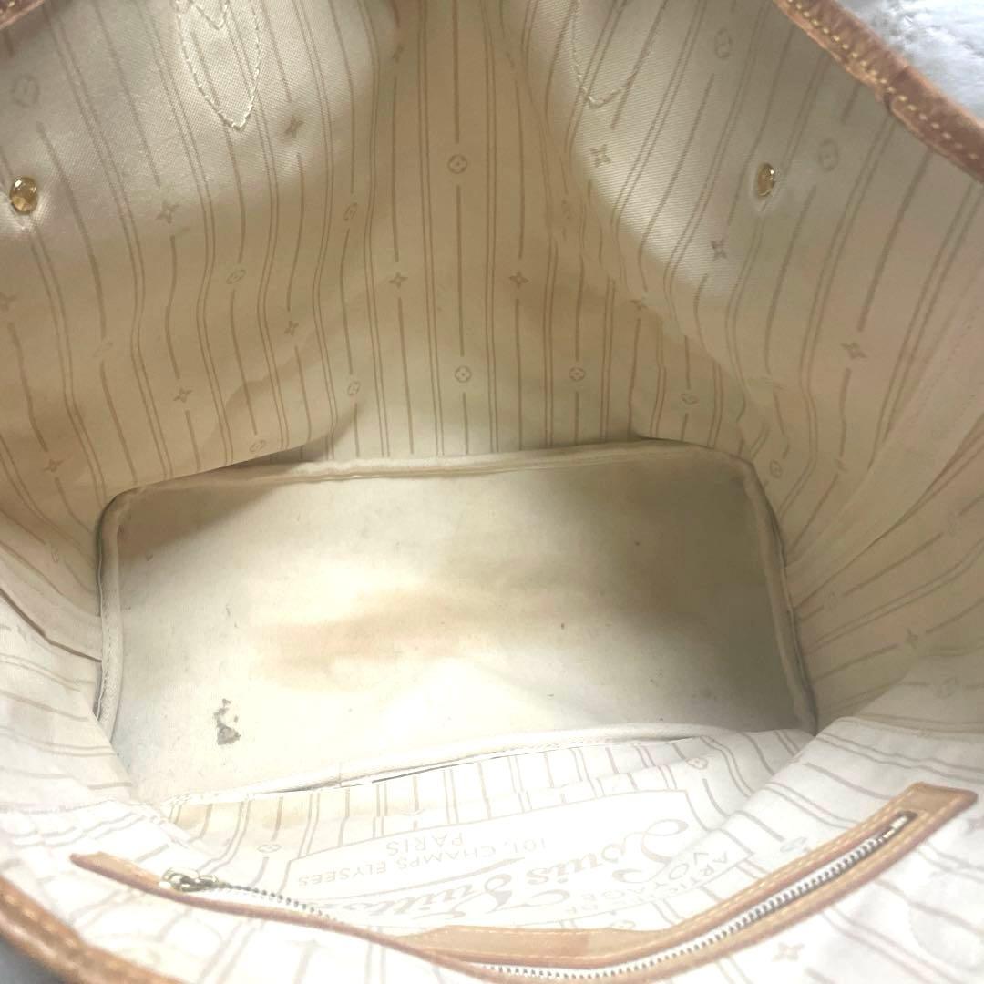 LOUIS VUITTON ネヴァーフル　白