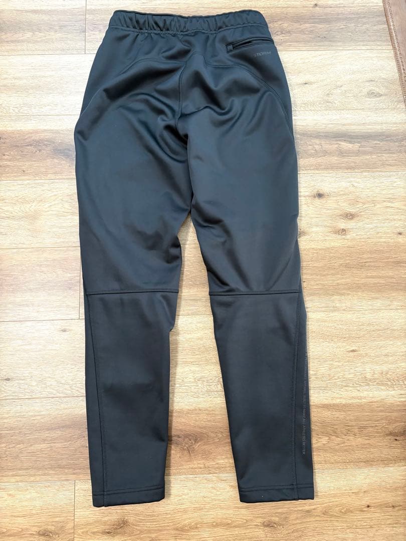 【美品】アンダーアーマー　厚手　ジャージ　セットアップ上下　黒