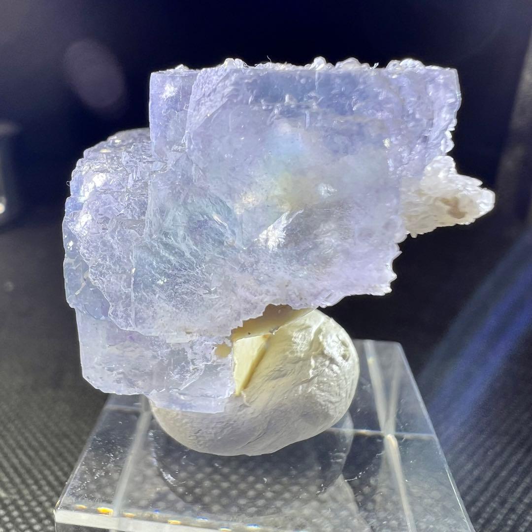 ヤオガンシャン　極めてライトブルー　ほとんどクリアなフローライト