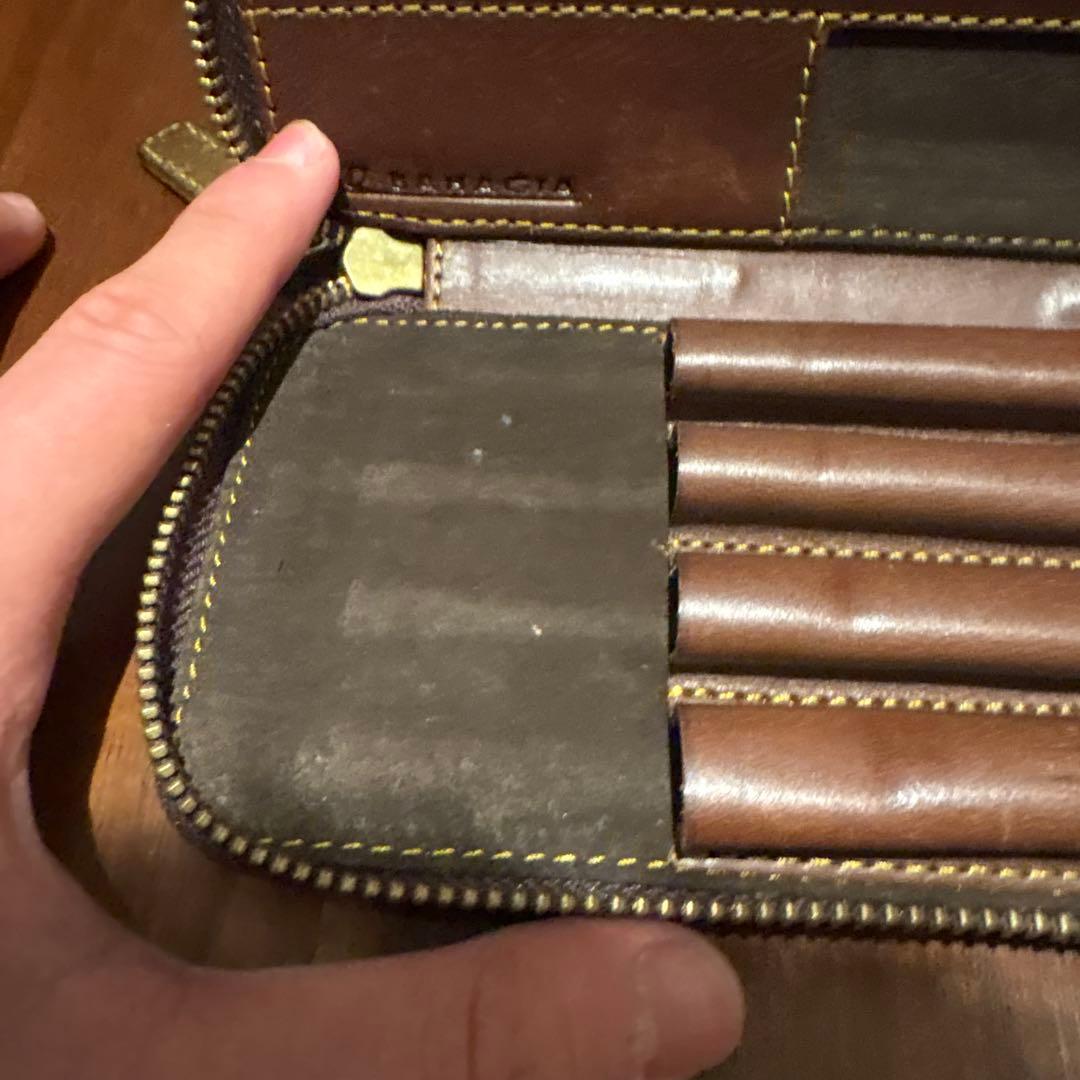 バハギア　ラウンドジップペンケース