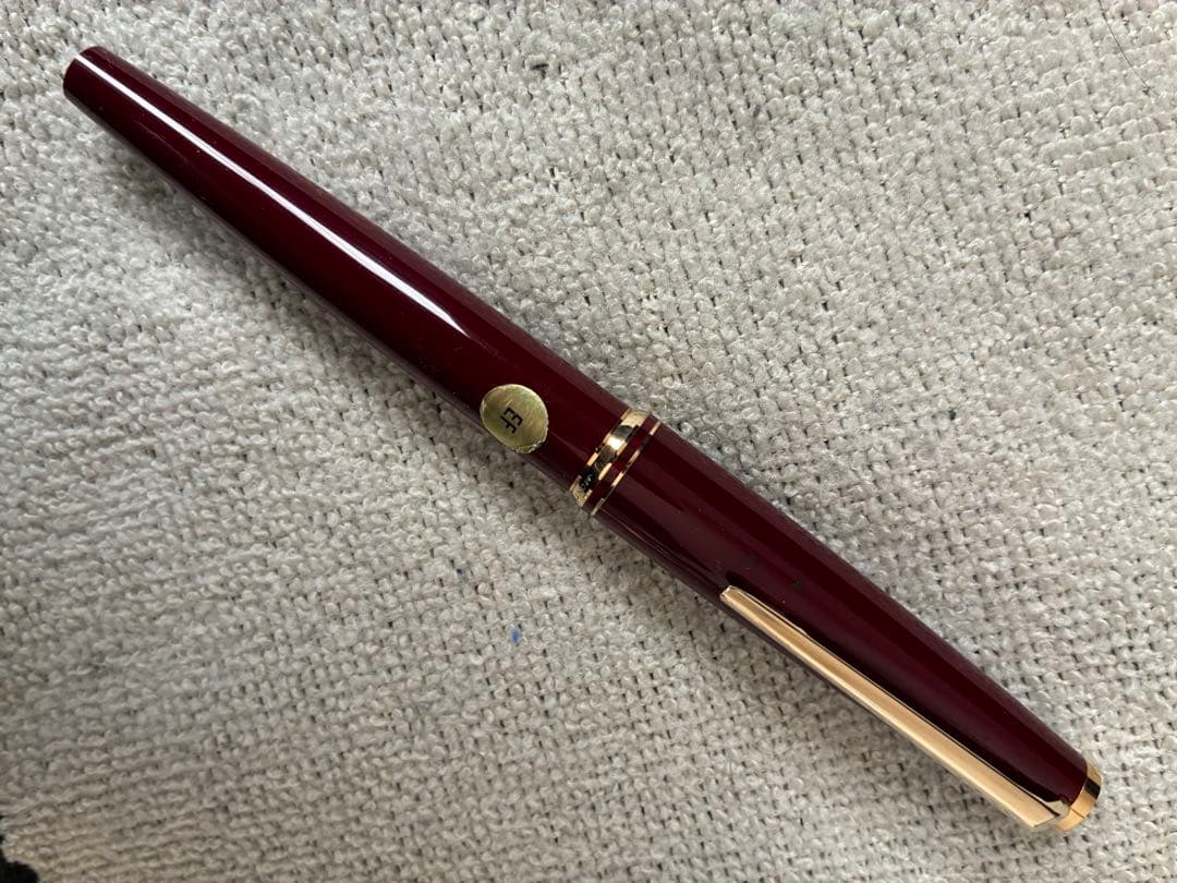 ◾️美品◾️MONT BLANC モンブラン◾️万年筆 ◾️ボルドー色／金色