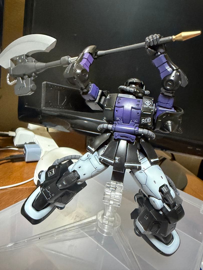 1/144 黒い三連星ザク　塗装済み完成品