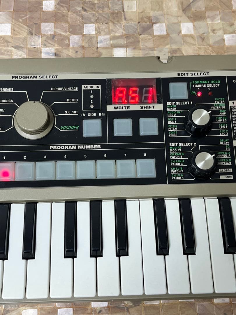 t*e様 KORG microKORG シンセサイザーとNumarkヘッドホンセ