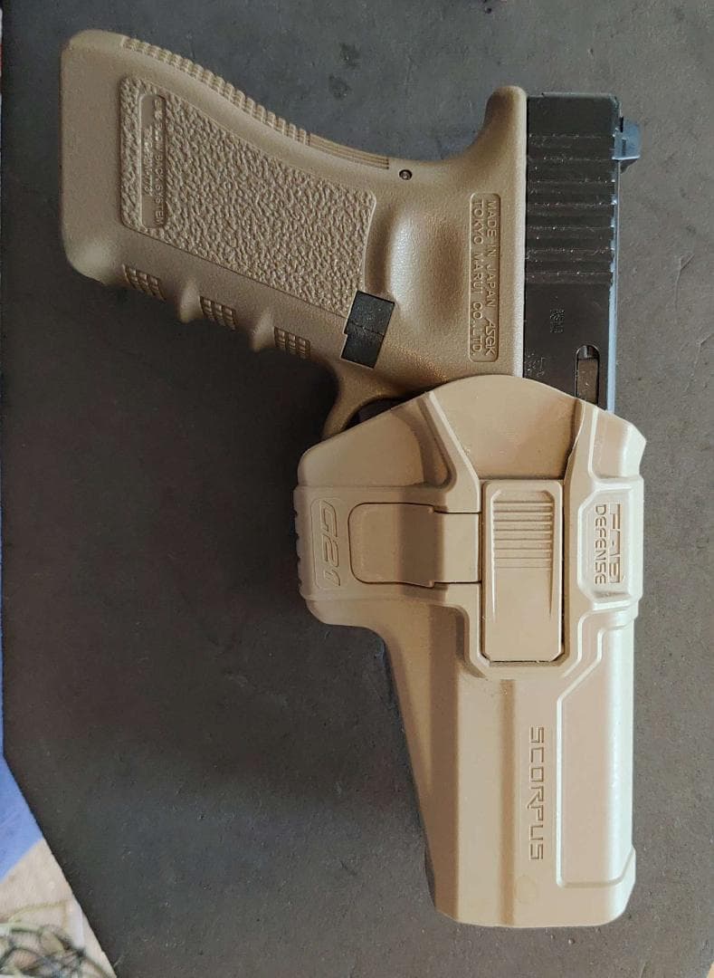 東京マルイ ガスブローバック グロック G17カスタム ホルスター付属 中古品