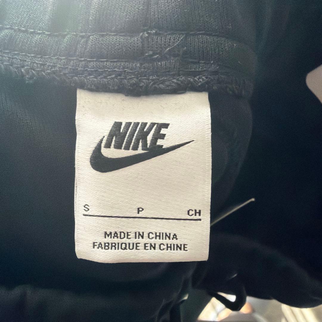 【新品未使用】NIKEナイキ テックフリースパンツ 140cm