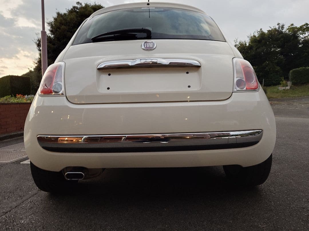 フィアット500 1.2 8v ラウンジ ガラスルーフ車検9年10月付最終値引