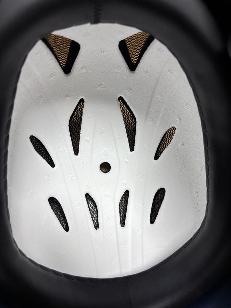 近江兄弟社高校　硬式野球ヘルメット