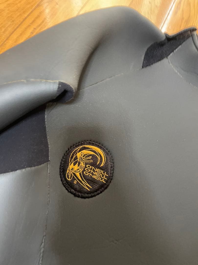 O'NEILL フルスーツ ブラック バックジッパー　真冬対応　9万円相当