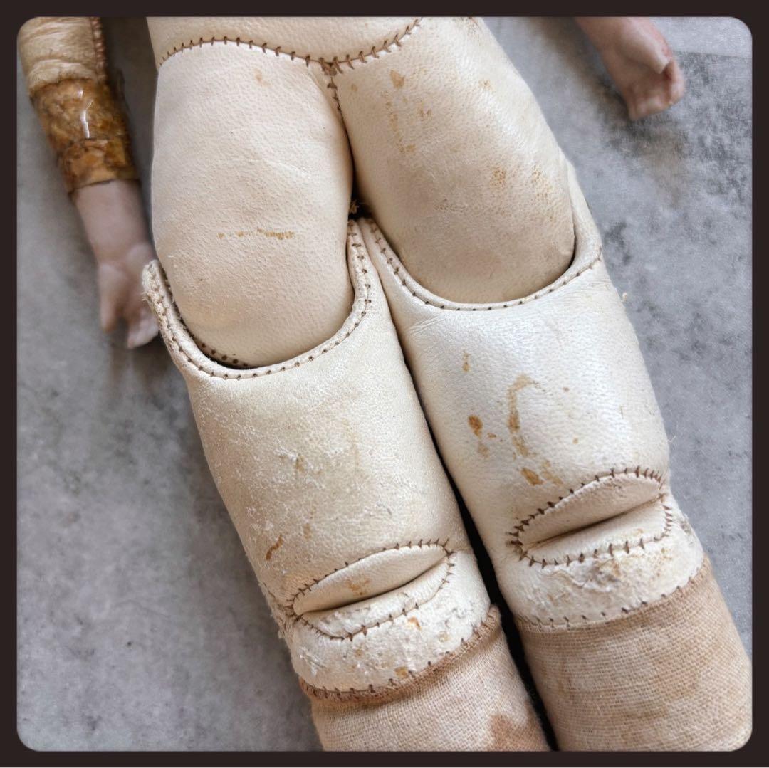 アンティーク ブロンド　チャイナヘッドドール　レザーボディ