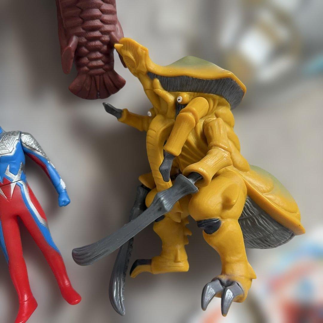 ウルトラマン ソフビ（カード付き）・フィギュア・お面セット