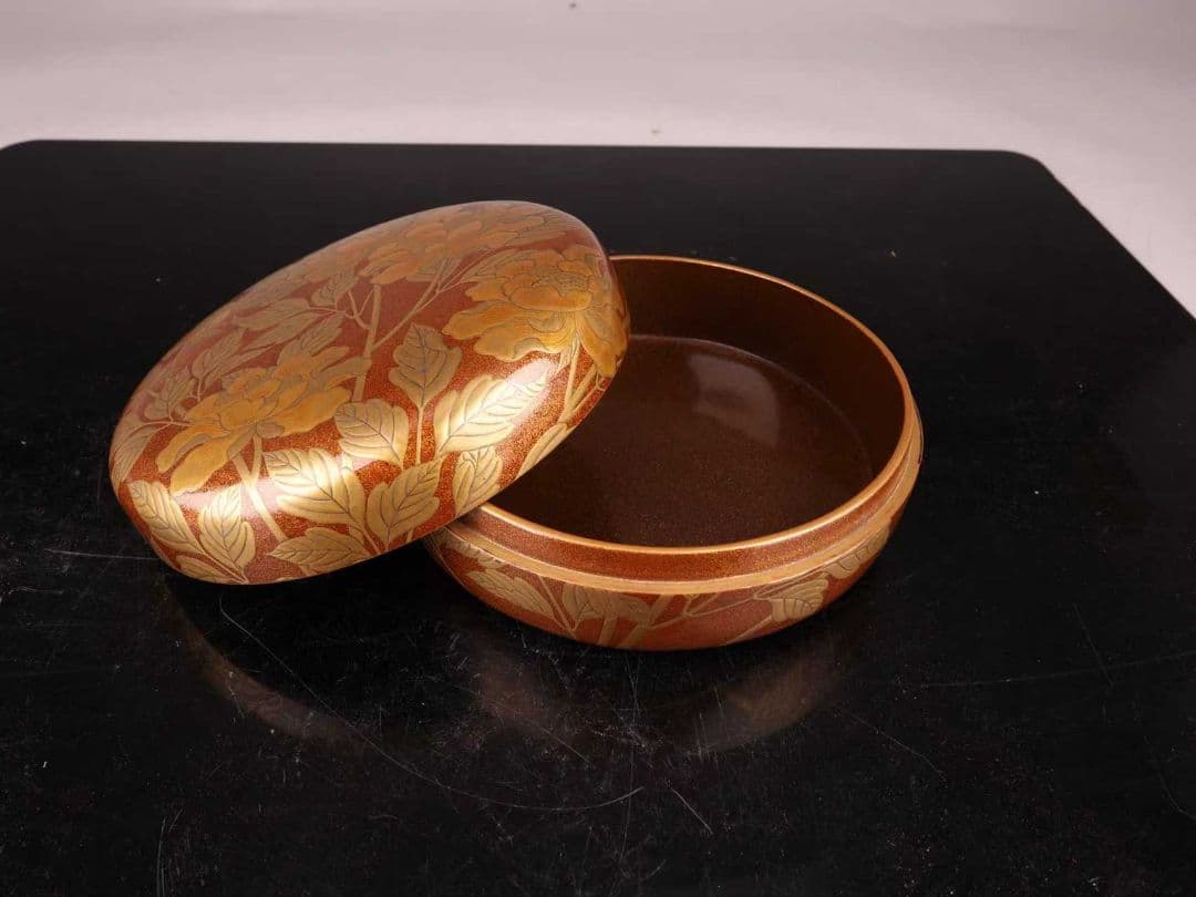 A962食籠 梨地牡丹蒔絵 金蒔絵 菓子器 茶道具 箱付き ｛＃