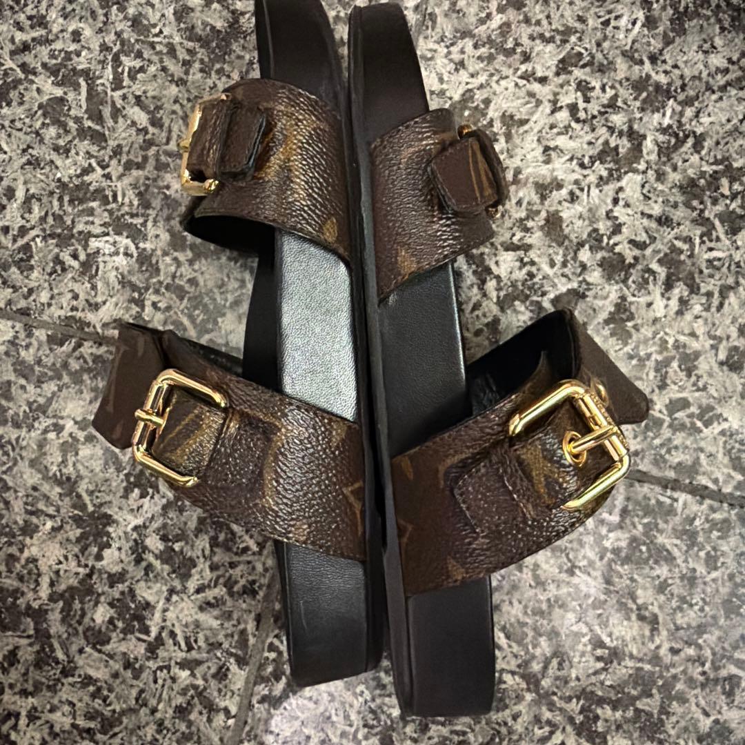 Louis Vuitton ロゴ入りフラットサンダル