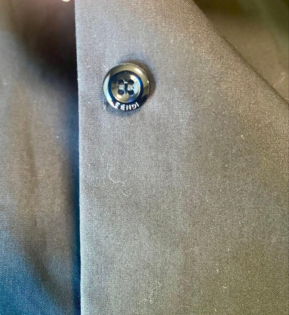値下げ価格美品FENDIタイ付き長袖シャツ ブラックハンガー付き イタリア製