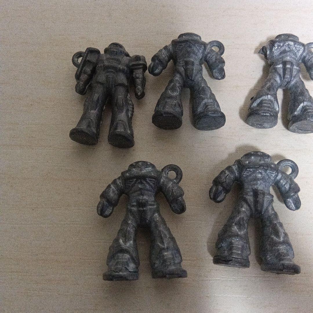 機動戦士ガンダム　鉄キーホルダー　11個セット