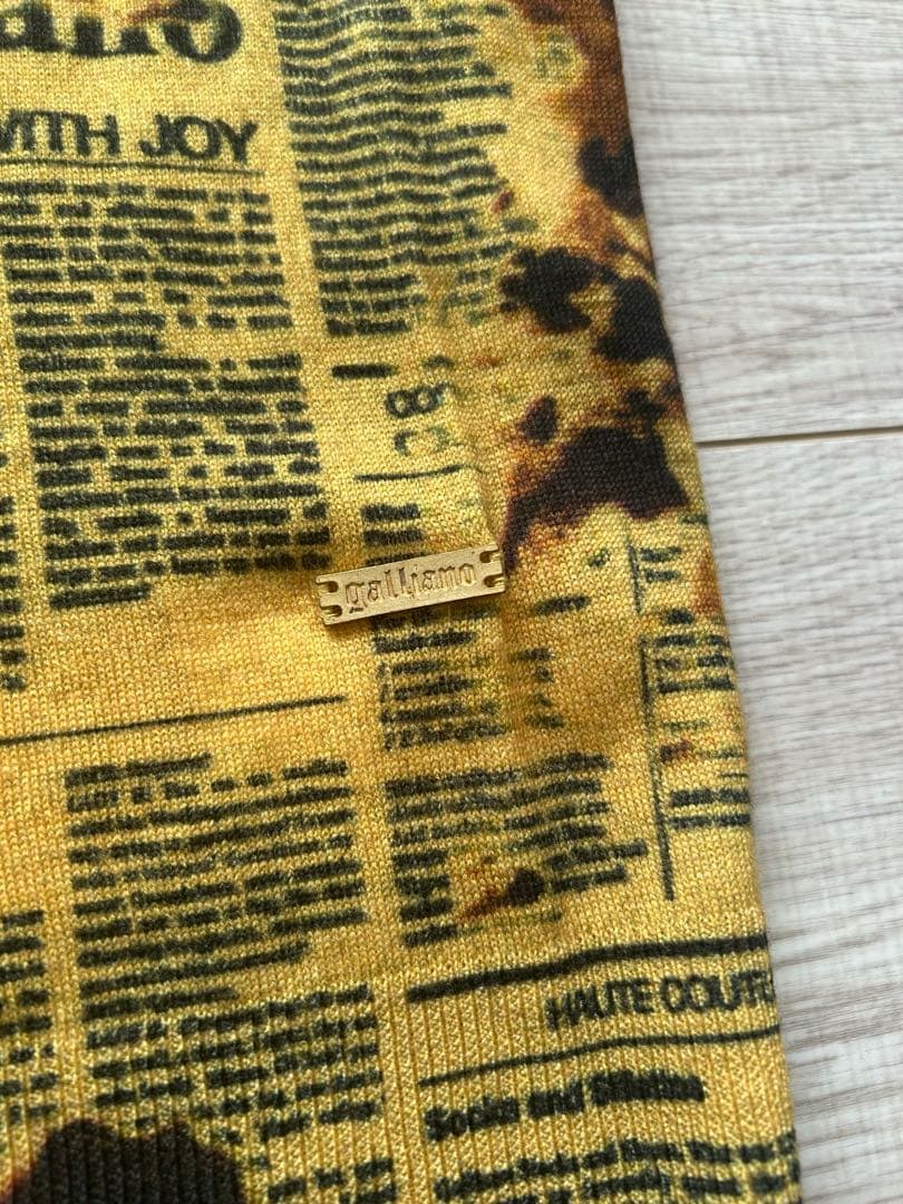 新品タグ付　ジョンガリアーノ ニュースペーパー柄 アンサンブル カーディガン