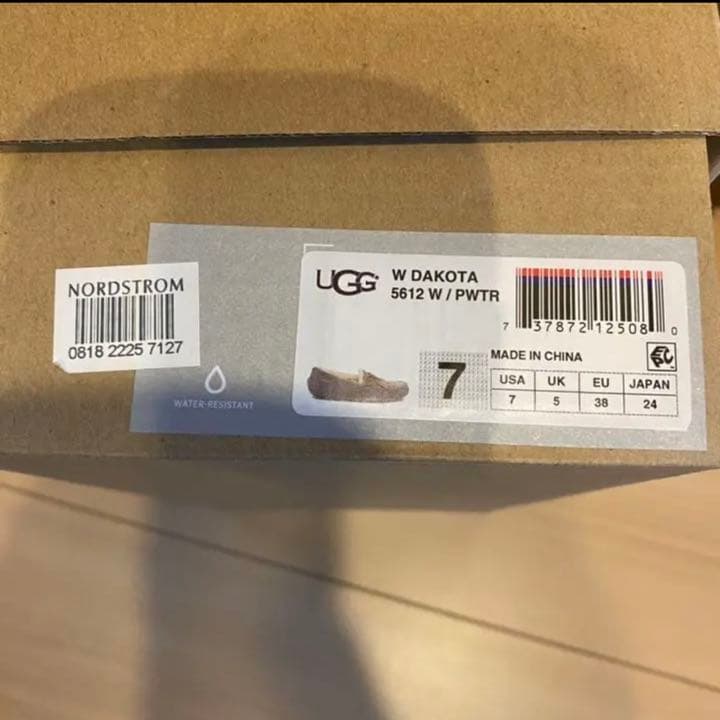 UGG モカシン　DAKOTA 24センチ