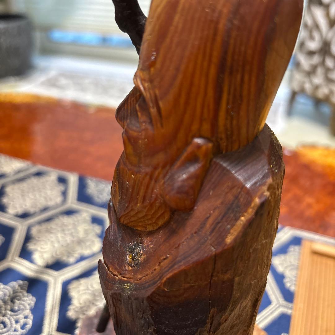 木製老人彫刻 杖付き 伝統的