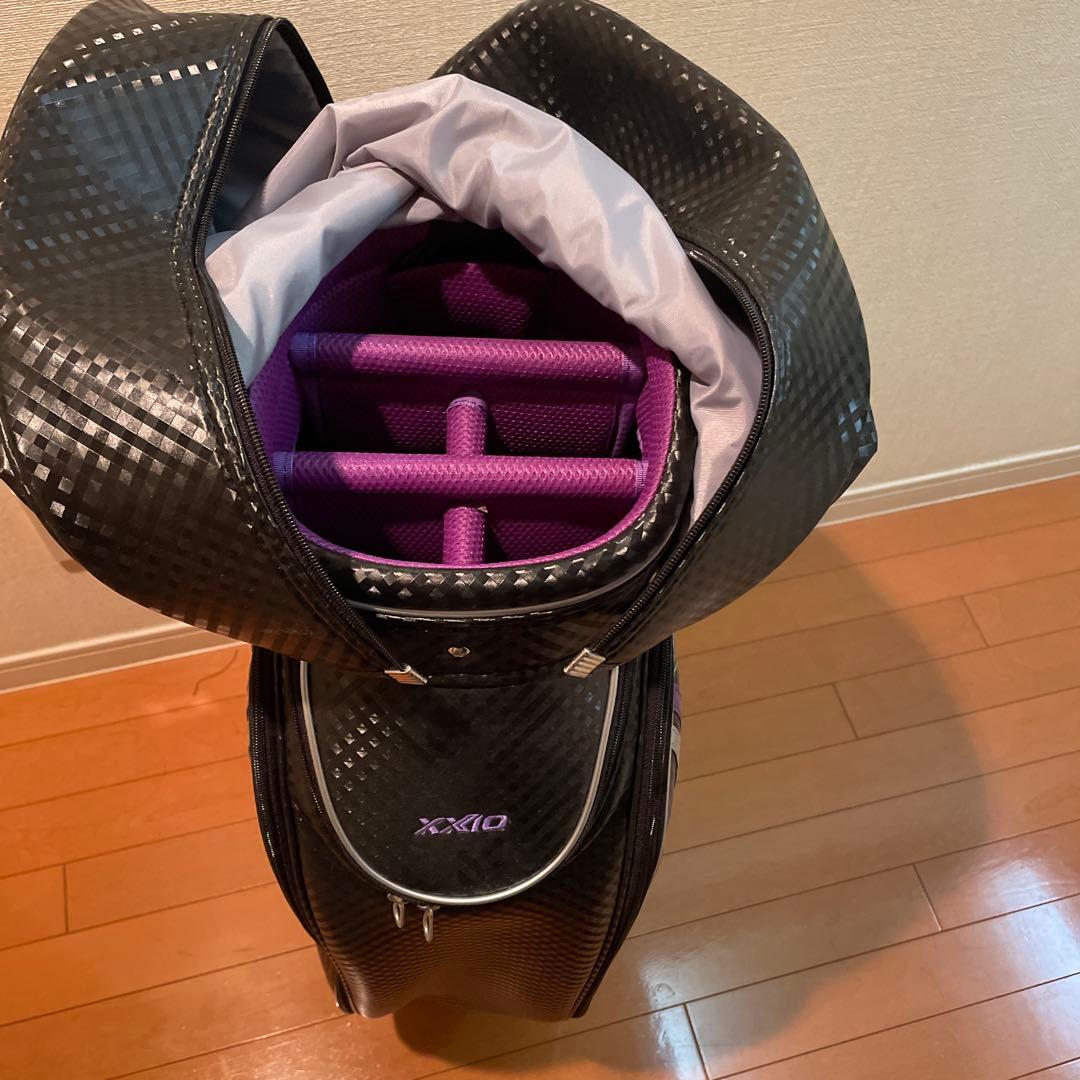 XXIO ブラック レディースキャディバッグ カーボン調
