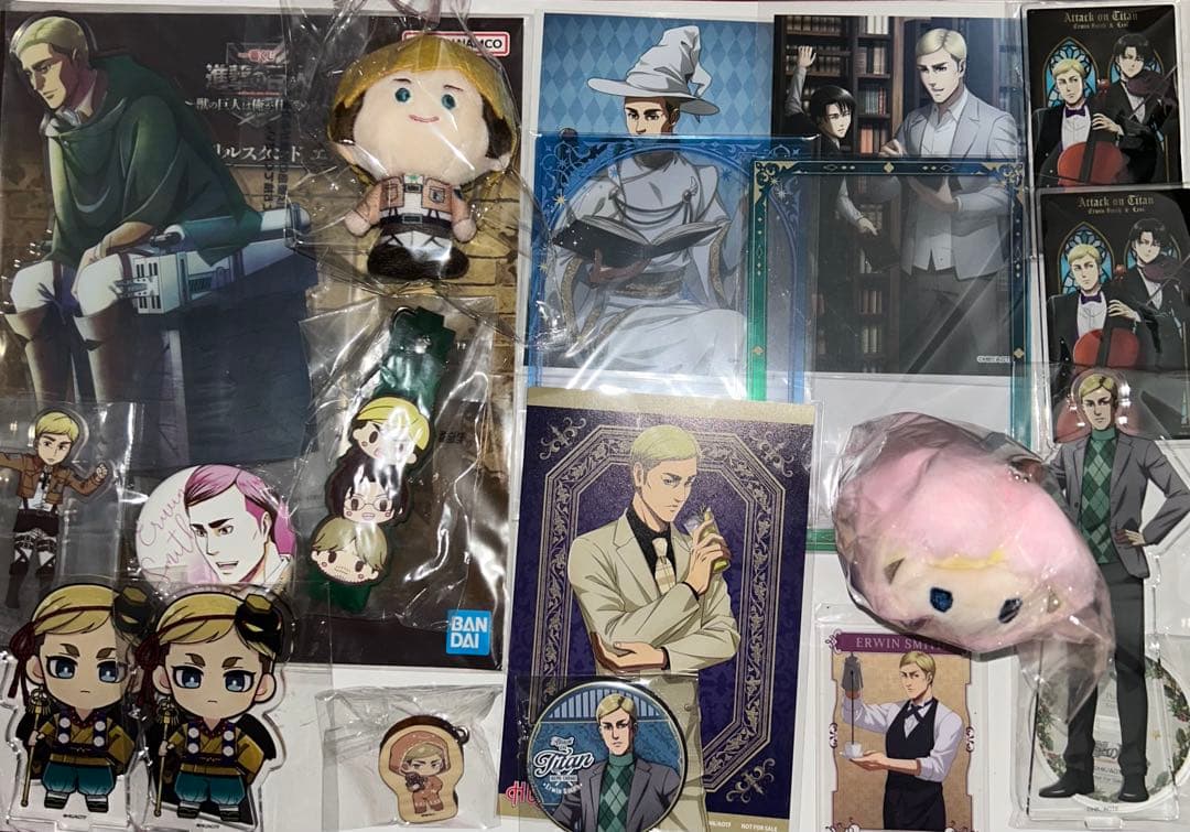 進撃の巨人　エルヴィン　アクリルスタンド　キノコス　リヴァイ　まとめ売り