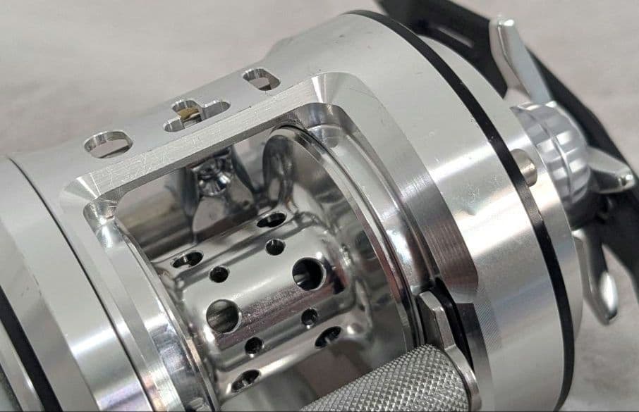 ヒ*タ様 Megabass×DAIWA MONOBLOCK 100XR RH