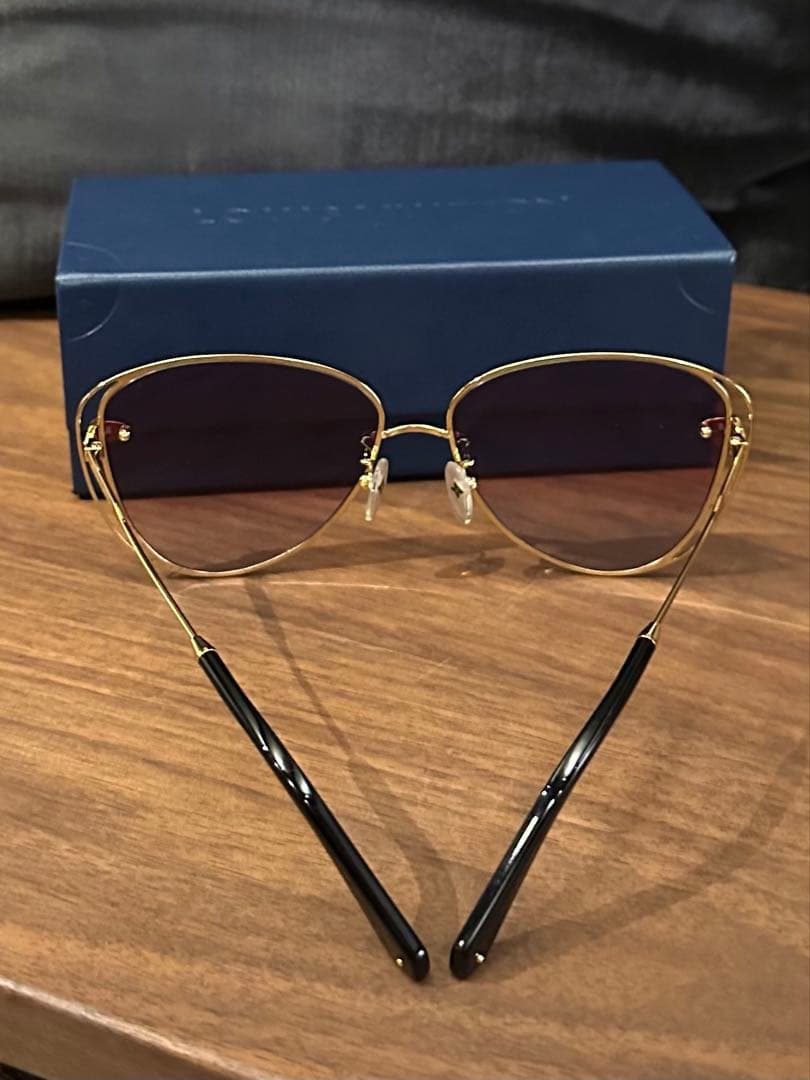 Louis Vuitton アビエイターサングラス ピンクレンズ