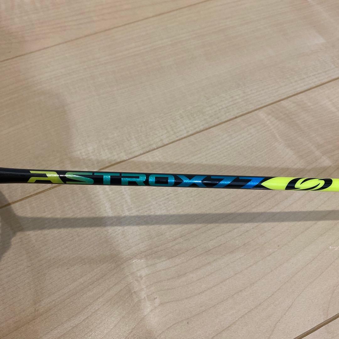 【希少_即日発送】バドミントンラケット　ヨネックス　ASTROX77 3UG5