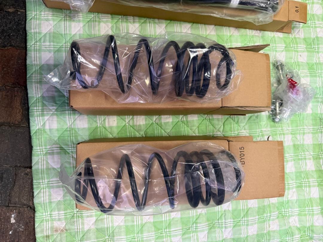 ホンダ　N-ONE RS（MT） 純正のJG3サスペンション一式 926km使用