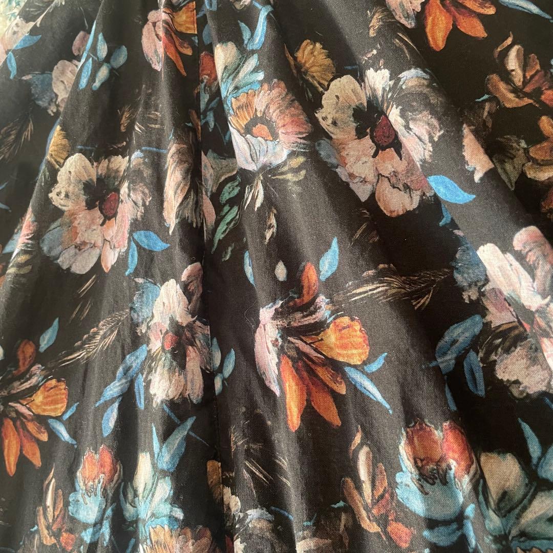 SUSURI ススリ　メロフォンブラウス 2025AW ブラック　フラワー