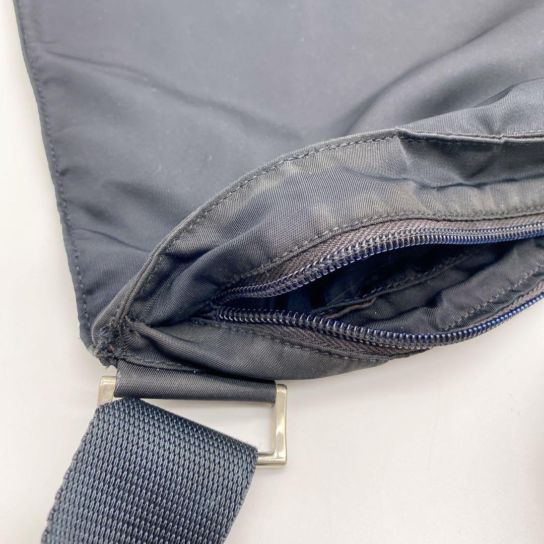 PRADA プラダ ナイロン ショルダーバッグ 三角ロゴ ブラック　男女兼用