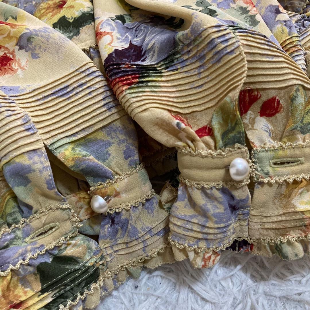 15797✨美品✨カネコイサオ コサージュ付 ピコフリル 花柄 ブラウス