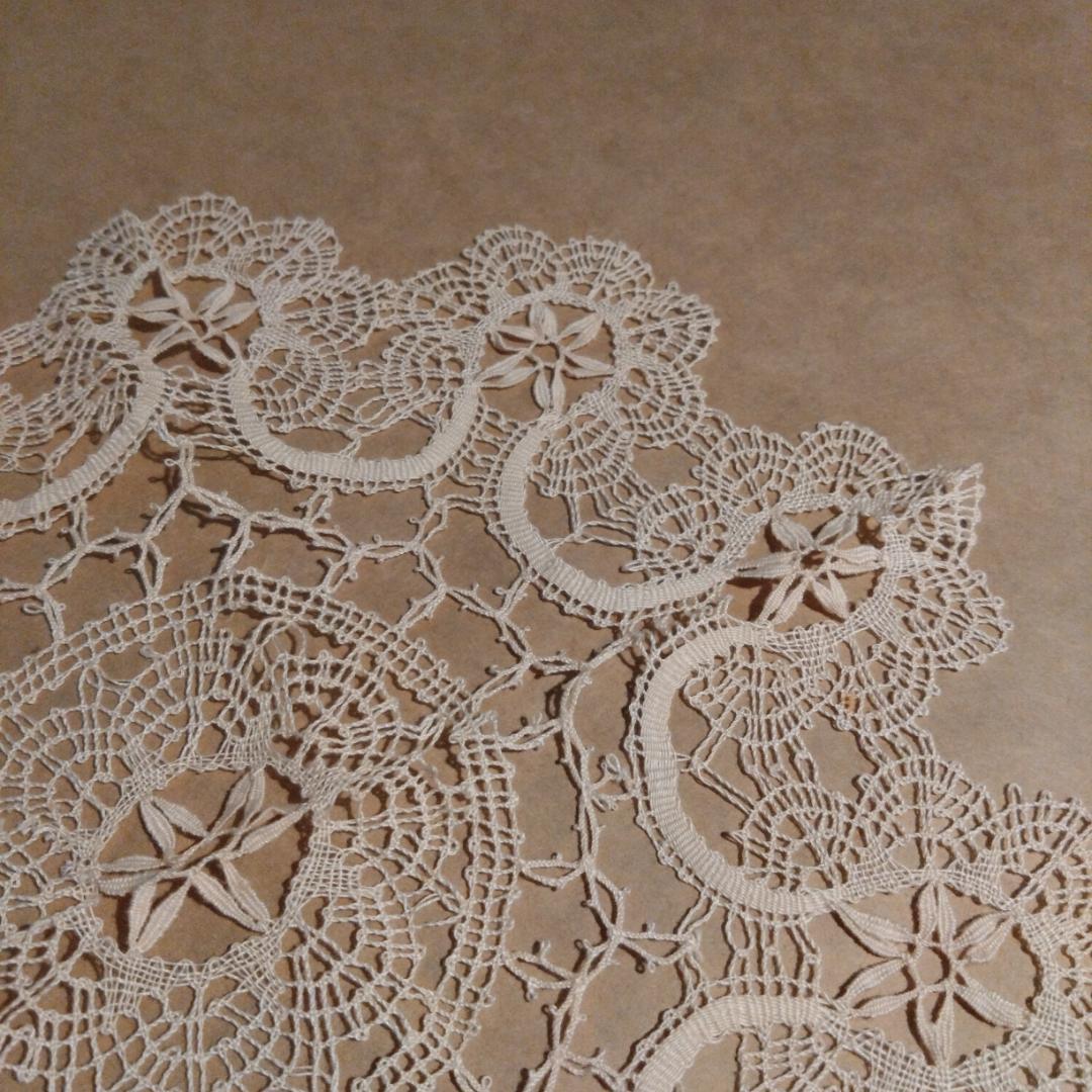 フランス　ル・ピュイ　ボビンレース　ドイリー　手編み